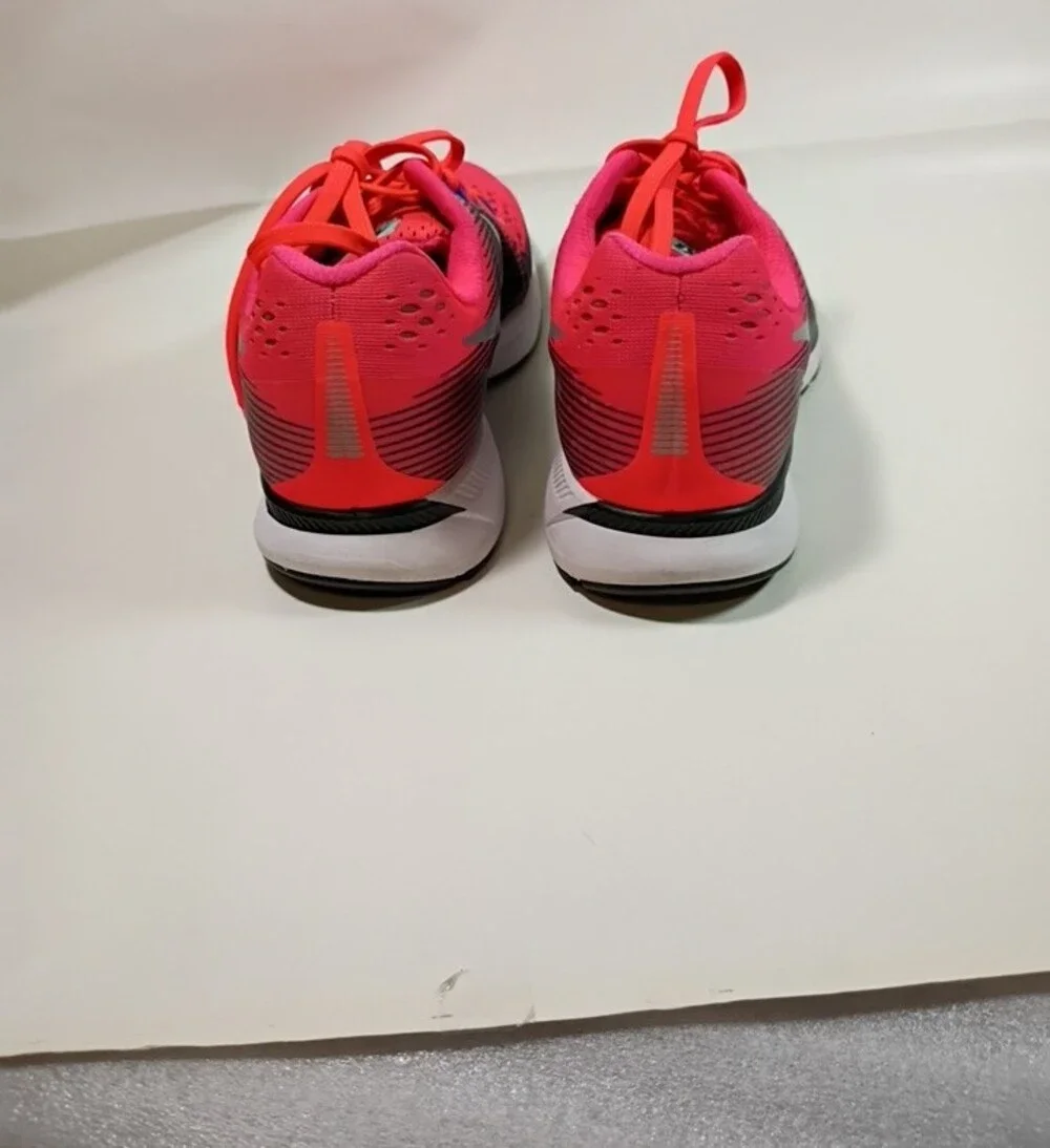 Nike bold hot
